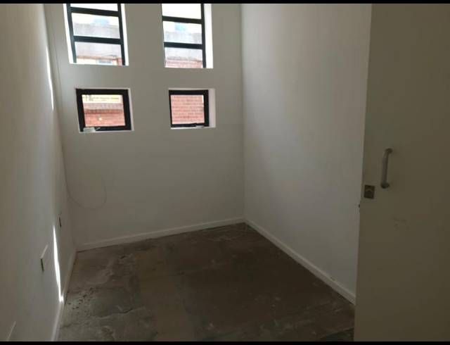 BUSINESS PROPERTY TO RENT IN SALT RIVER